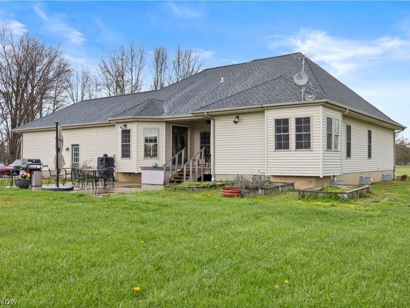 12488 Baumhart Road, Amherst, OH 44001 Photo 30