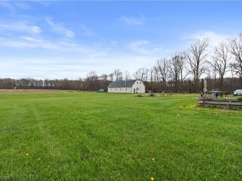 12488 Baumhart Road, Amherst, OH 44001 Photo 32