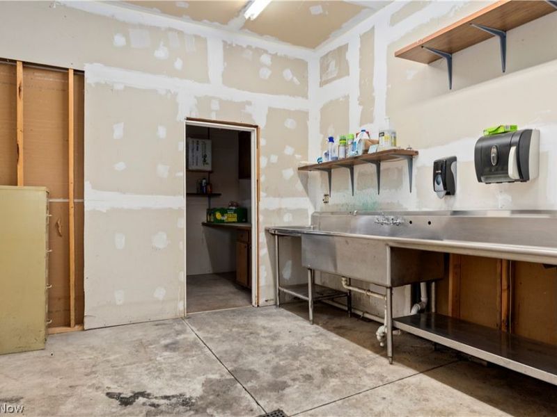 12488 Baumhart Road, Amherst, OH 44001 Photo 37