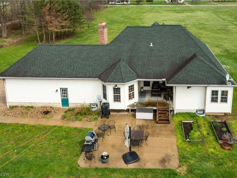 12488 Baumhart Road, Amherst, OH 44001 Photo 4