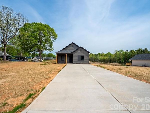 1226 Burris Boulevard , Lincolnton, NC 28092