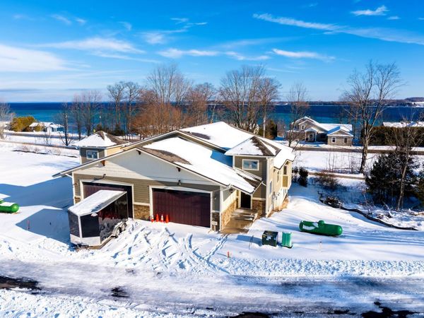 760 Waypoint Circle, Suttons Bay, MI 49682