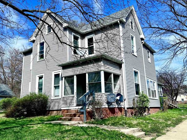 723 W ARMSTRONG Avenue, Peoria, IL 61606