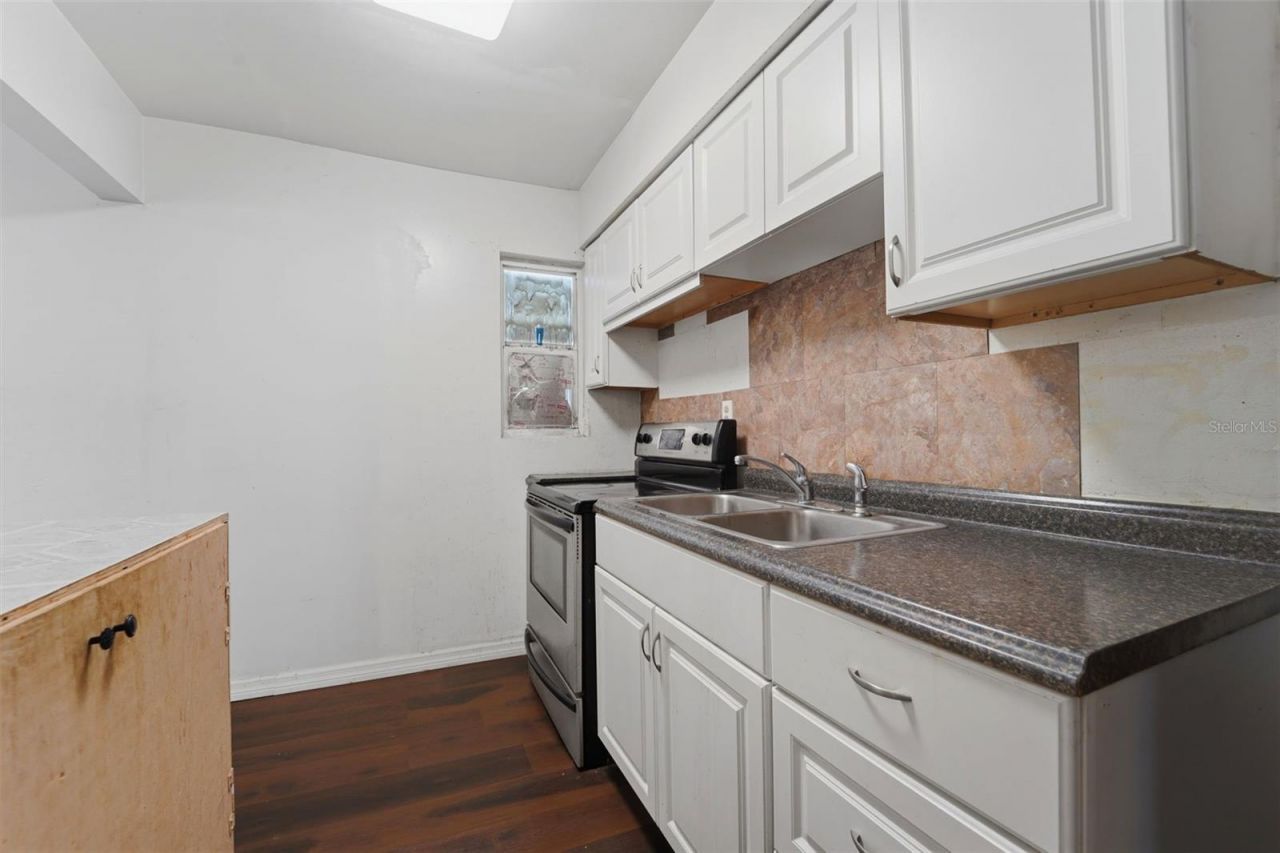 3235 Emerson Avenue S, Saint Petersburg, FL 33712 Photo