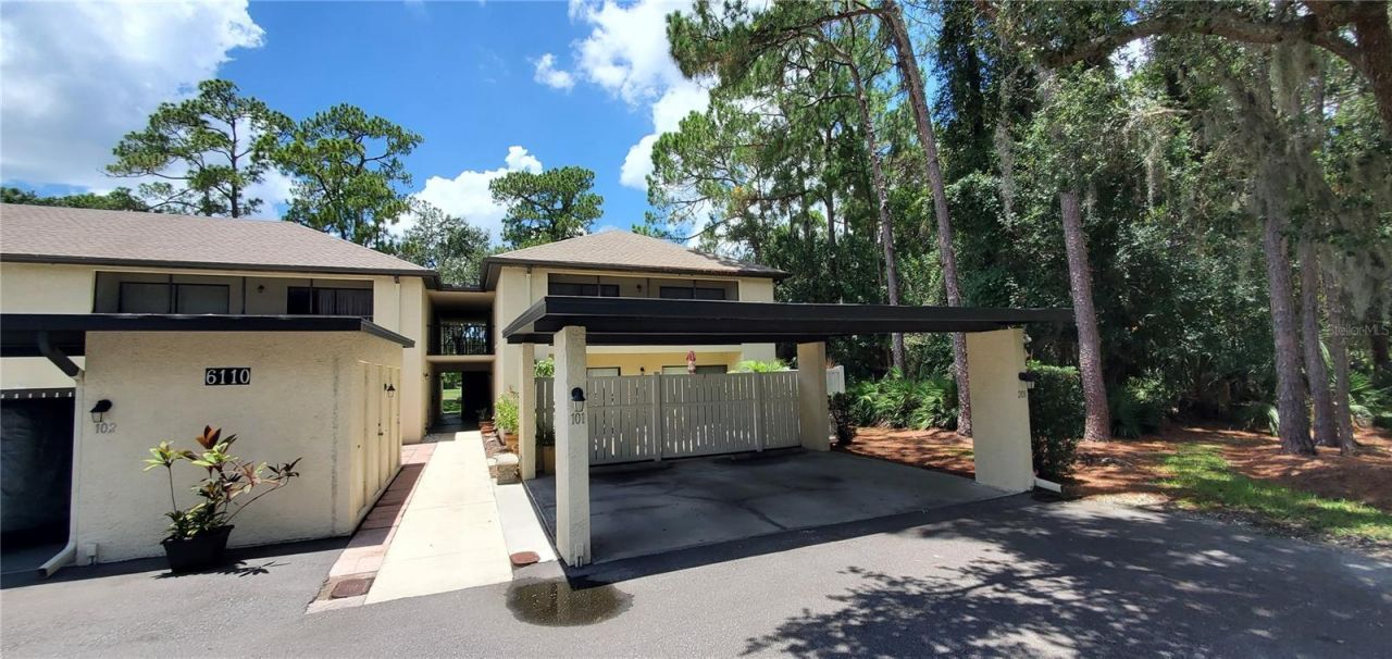 6110 Country Club Way, Unit 201, Sarasota, FL 34243 Photo