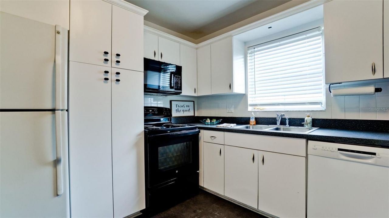 3704 17th Avenue W, Bradenton, FL 34205 Photo