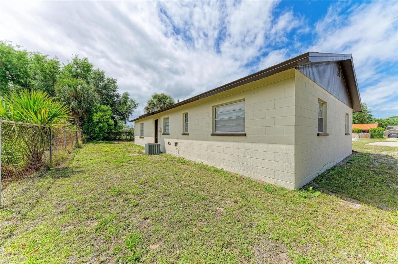 3012 Clay Circle , Sarasota, FL 34234 Photo