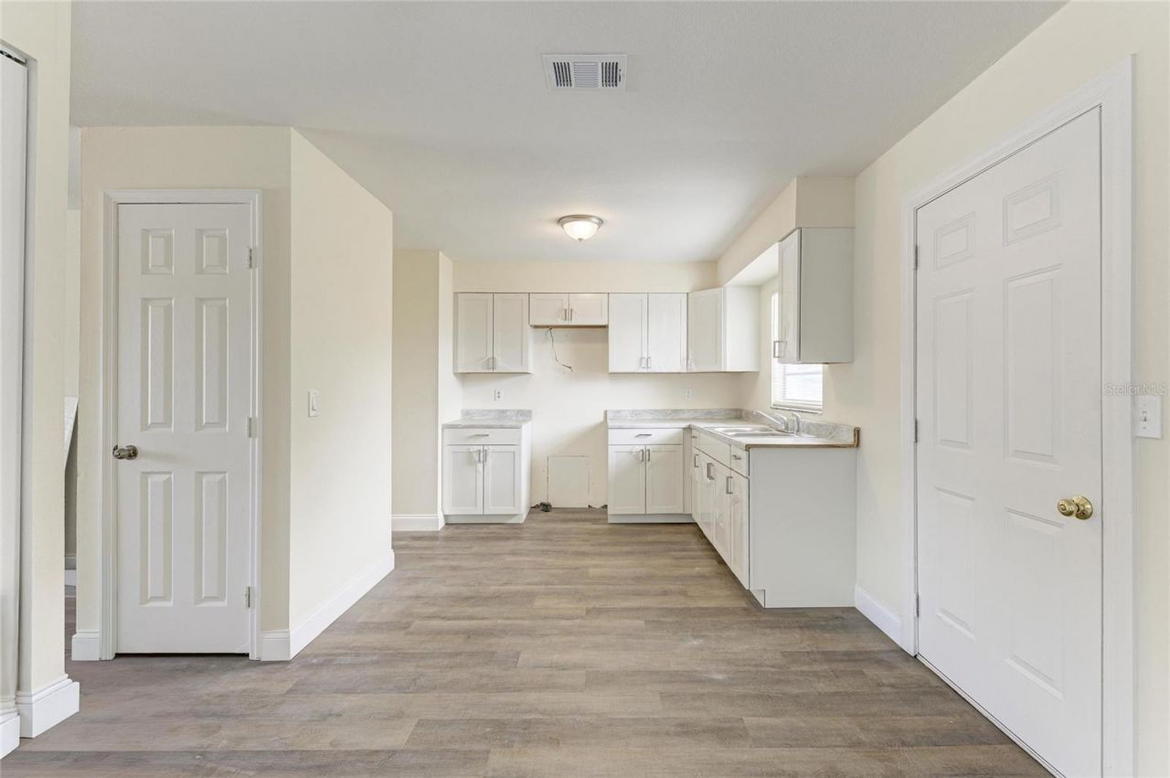 3012 Clay Circle , Sarasota, FL 34234 Photo