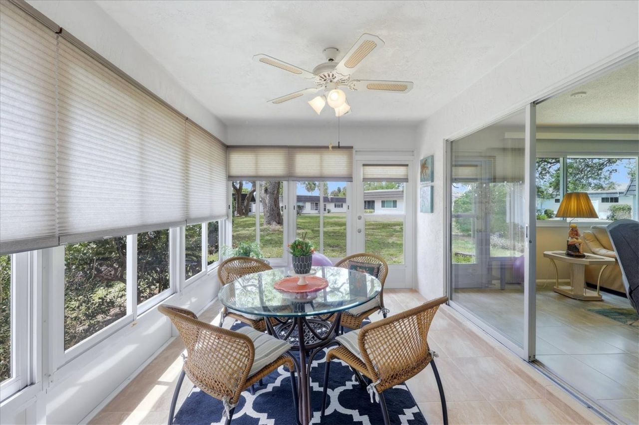 1333 Glen Oaks Drive E, Unit 135, Sarasota, FL 34232 Photo