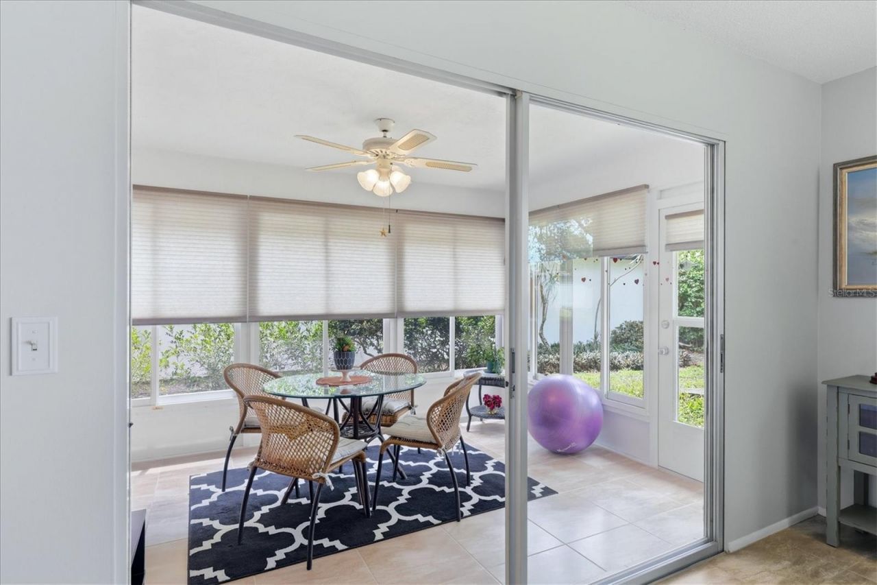 1333 Glen Oaks Drive E, Unit 135, Sarasota, FL 34232 Photo