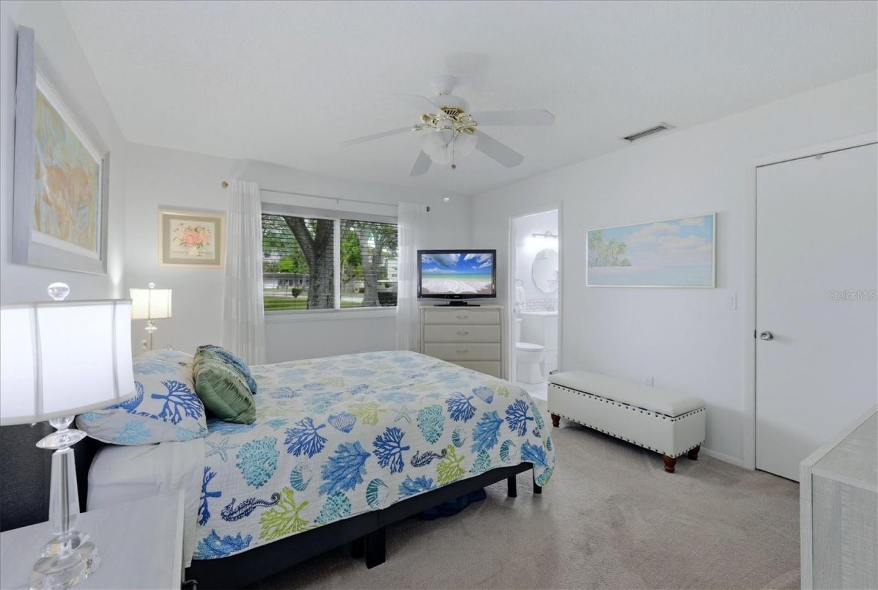 1333 Glen Oaks Drive E, Unit 135, Sarasota, FL 34232 Photo