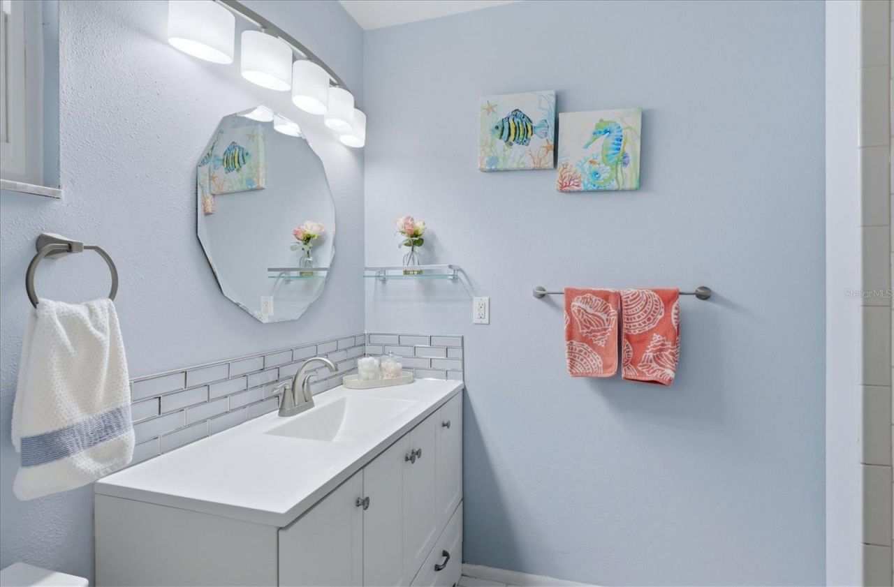 1333 Glen Oaks Drive E, Unit 135, Sarasota, FL 34232 Photo