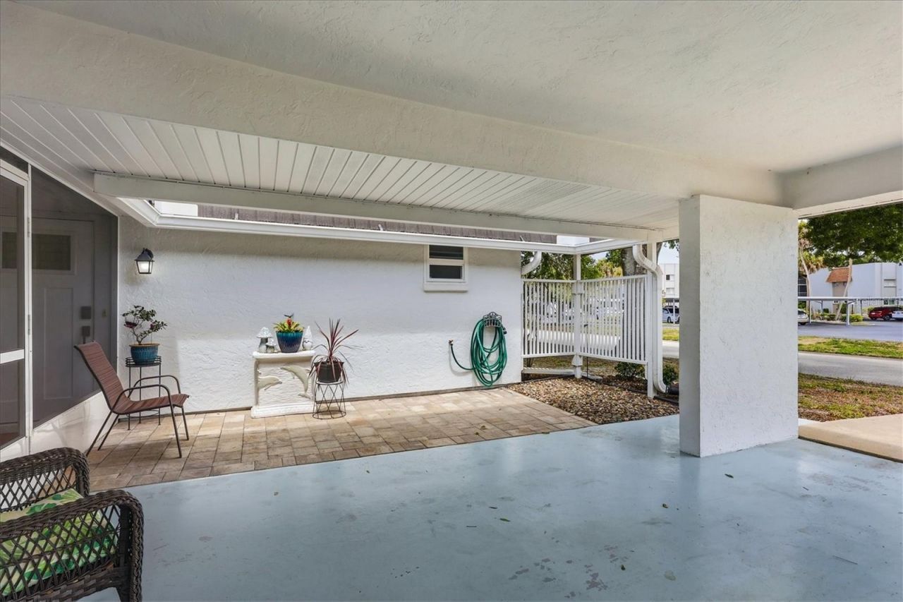 1333 Glen Oaks Drive E, Unit 135, Sarasota, FL 34232 Photo