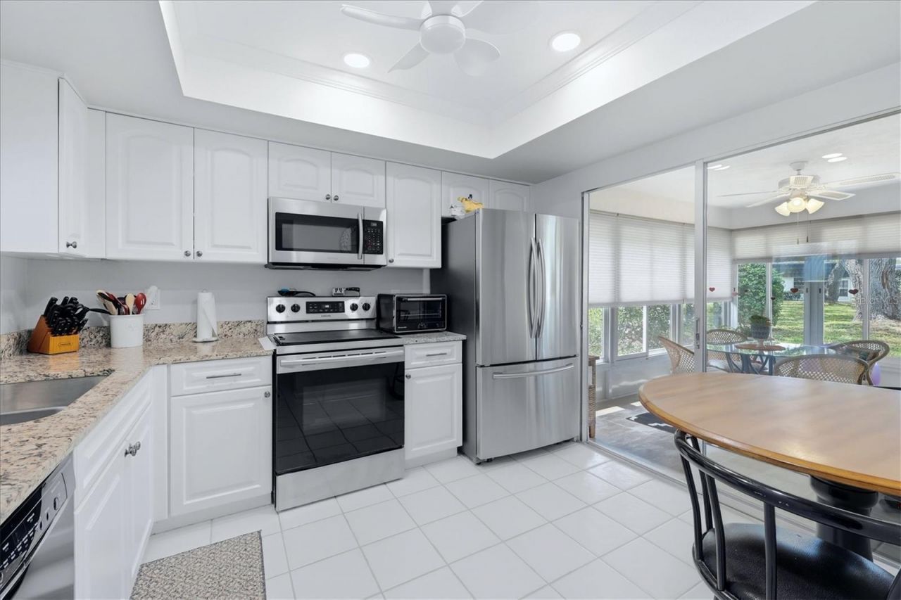 1333 Glen Oaks Drive E, Unit 135, Sarasota, FL 34232 Photo