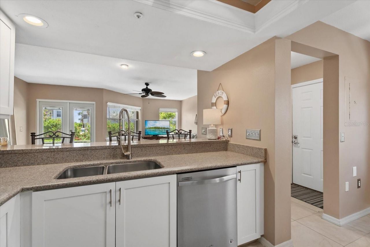 1332 Siesta Bayside Drive, Unit 1332C, Sarasota, FL 34242 Photo