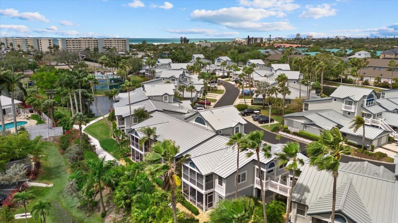 1332 Siesta Bayside Drive, Unit 1332C, Sarasota, FL 34242 Photo