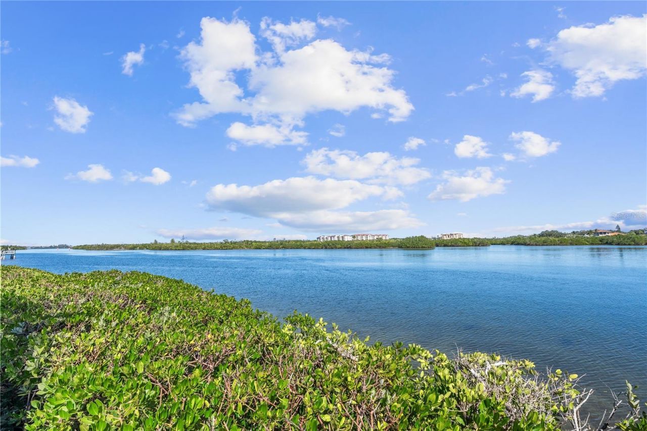1332 Siesta Bayside Drive, Unit 1332C, Sarasota, FL 34242 Photo