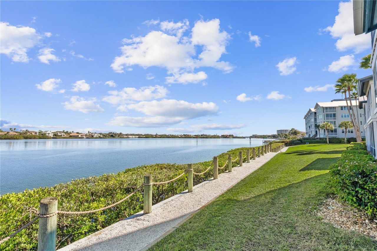 1332 Siesta Bayside Drive, Unit 1332C, Sarasota, FL 34242 Photo