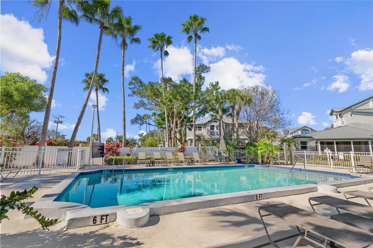 1332 Siesta Bayside Drive, Unit 1332C, Sarasota, FL 34242 Photo