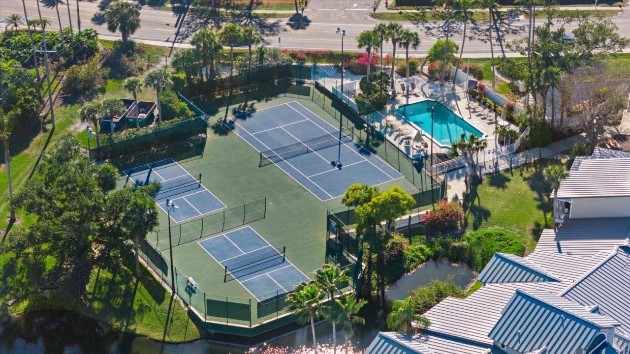 1332 Siesta Bayside Drive, Unit 1332C, Sarasota, FL 34242 Photo