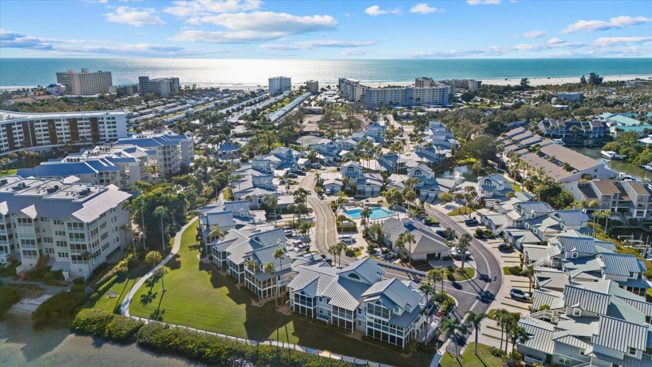 1332 Siesta Bayside Drive, Unit 1332C, Sarasota, FL 34242 Photo
