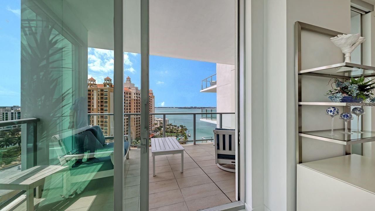 301 Quay Commons, Unit 1210, Sarasota, FL 34236 Photo