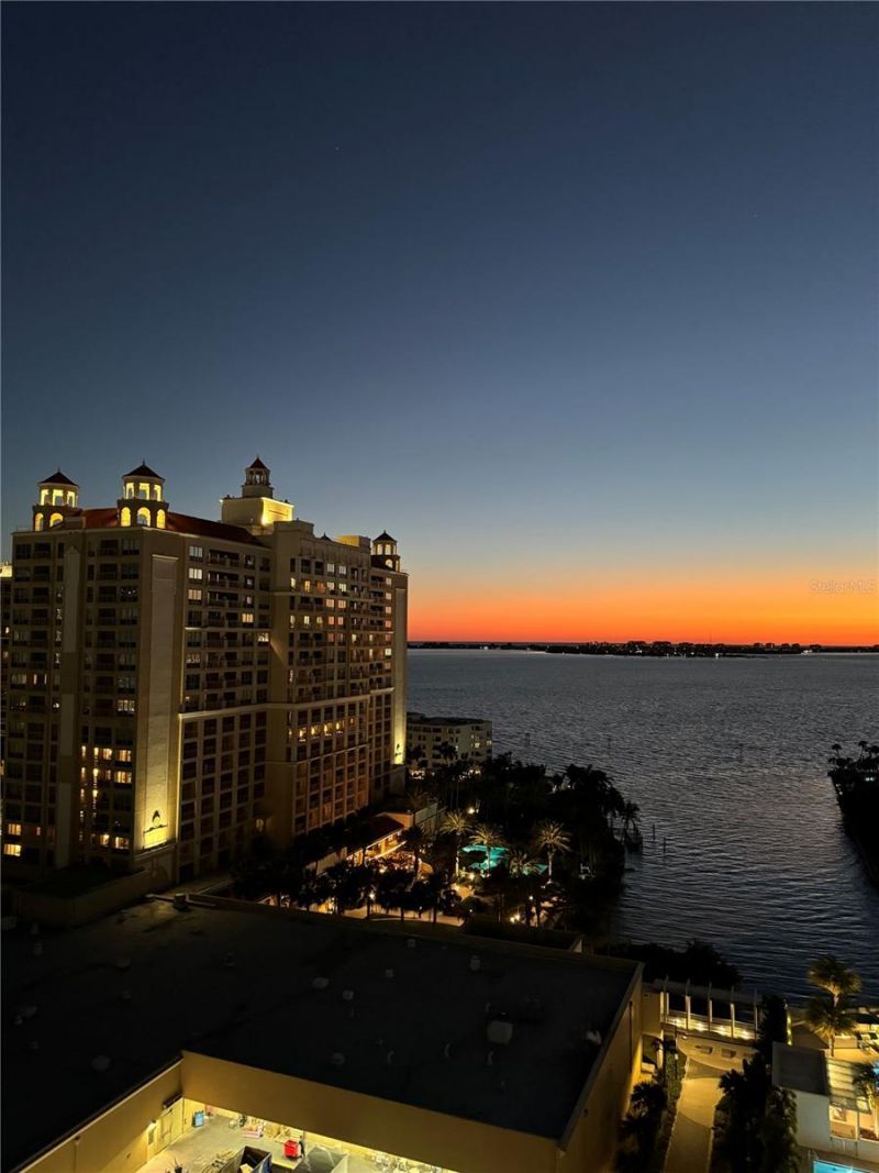 301 Quay Commons, Unit 1210, Sarasota, FL 34236 Photo