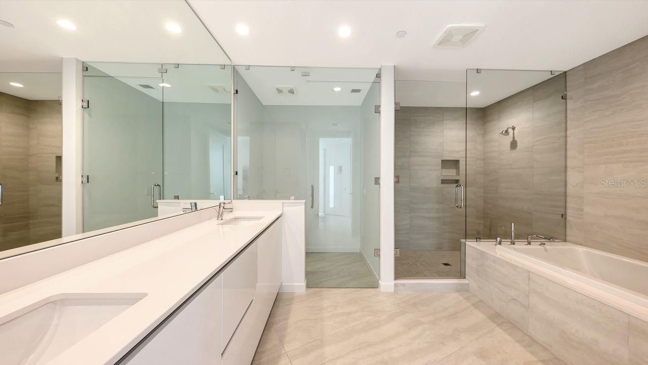 301 Quay Commons, Unit 1210, Sarasota, FL 34236 Photo