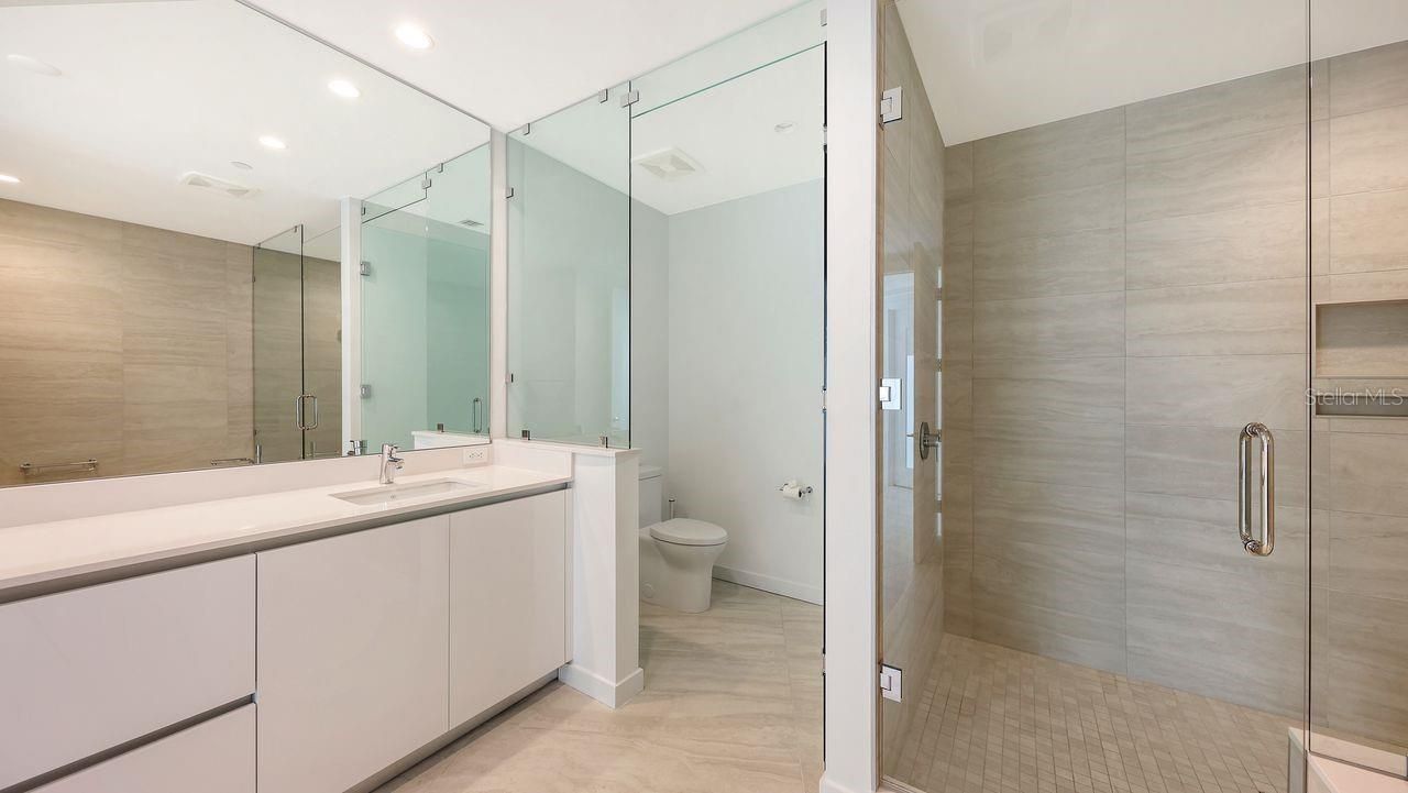 301 Quay Commons, Unit 1210, Sarasota, FL 34236 Photo