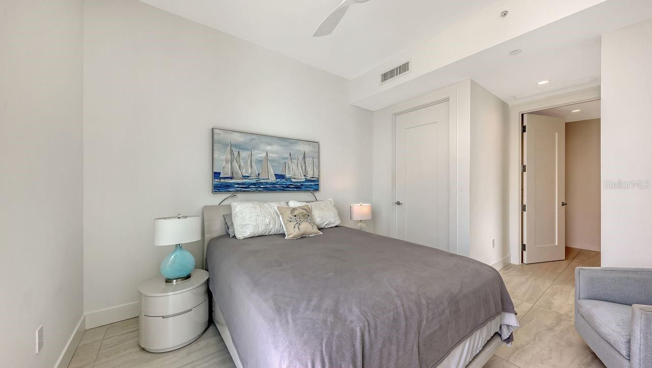 301 Quay Commons, Unit 1210, Sarasota, FL 34236 Photo