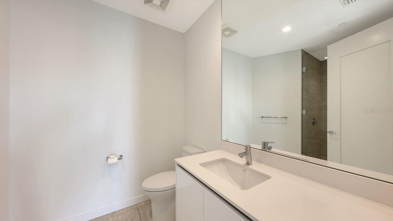 301 Quay Commons, Unit 1210, Sarasota, FL 34236 Photo