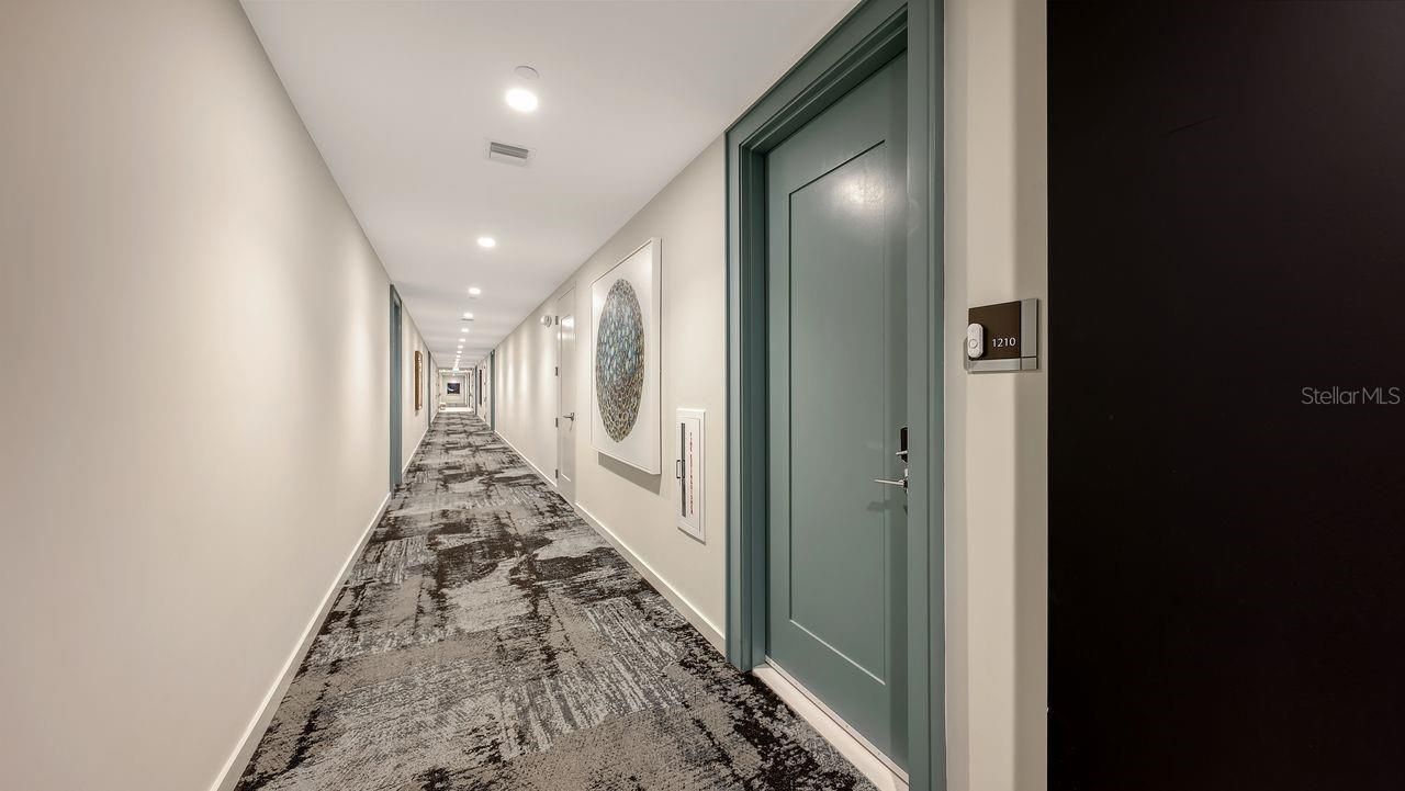 301 Quay Commons, Unit 1210, Sarasota, FL 34236 Photo