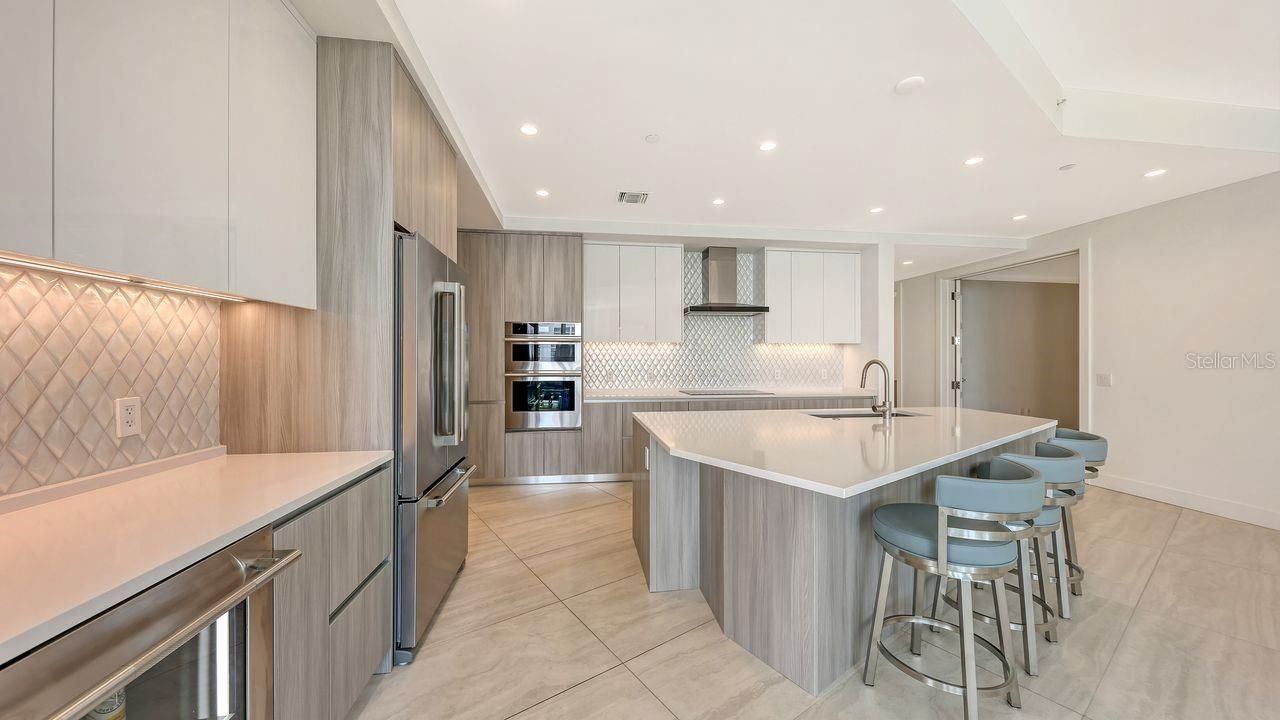 301 Quay Commons, Unit 1210, Sarasota, FL 34236 Photo