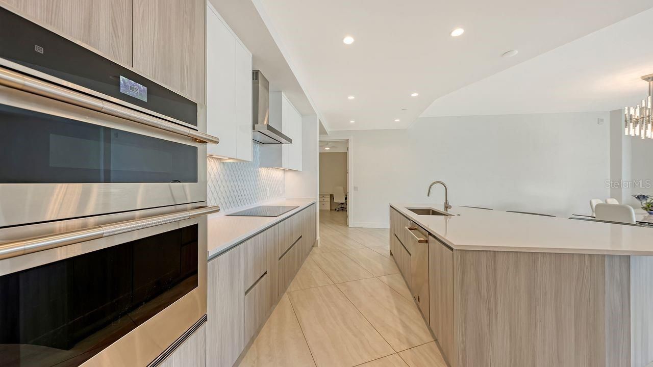 301 Quay Commons, Unit 1210, Sarasota, FL 34236 Photo