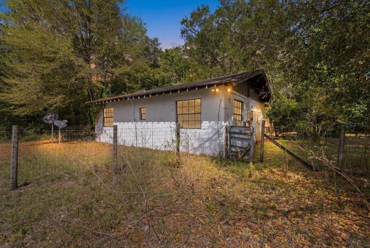 6950 SE Highway 41 , Morriston, FL 32668 Photo