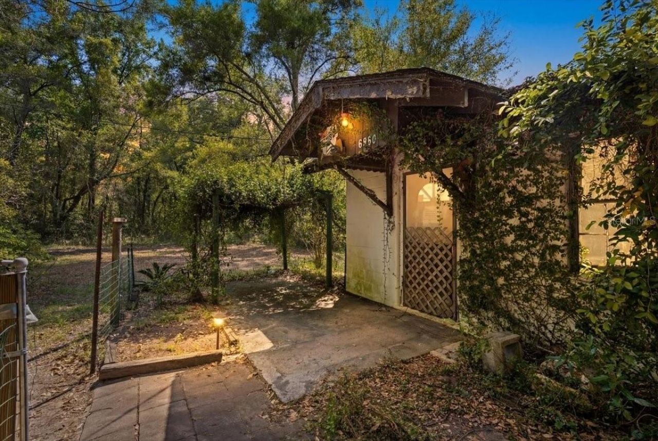 6950 SE Highway 41 , Morriston, FL 32668 Photo