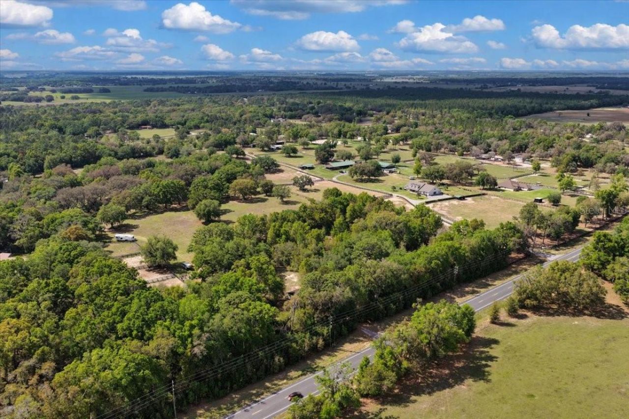 6950 SE Highway 41 , Morriston, FL 32668 Photo