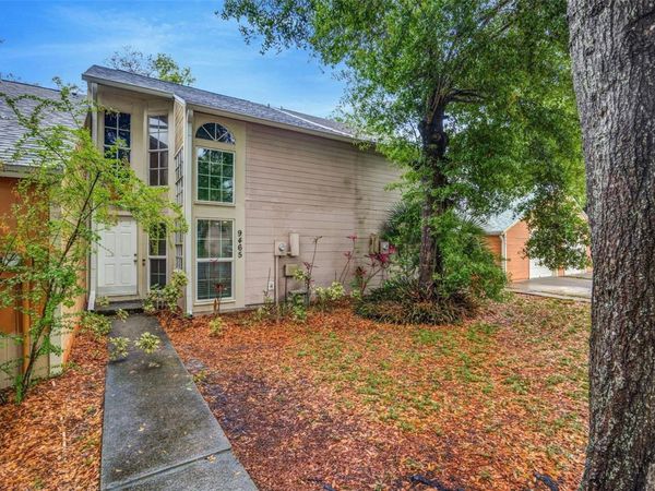 9465 FOREST HILLS CIRCLE , TAMPA, FL 33612