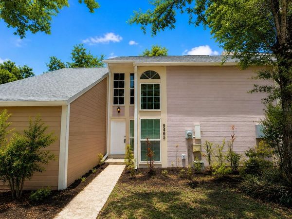 9465 FOREST HILLS CIRCLE, TAMPA, FL 33612