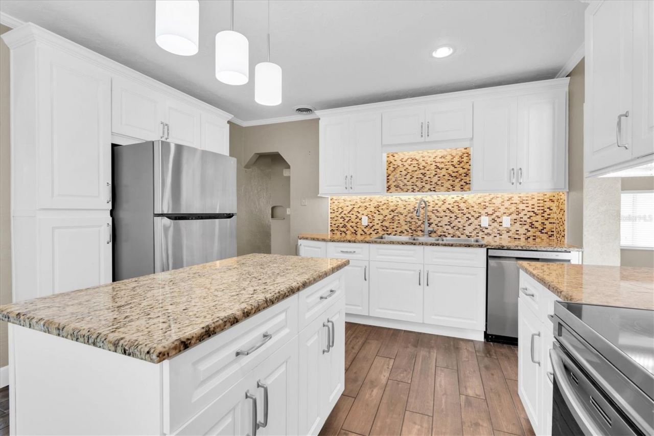 200 62nd Street N, Saint Petersburg, FL 33710 Photo