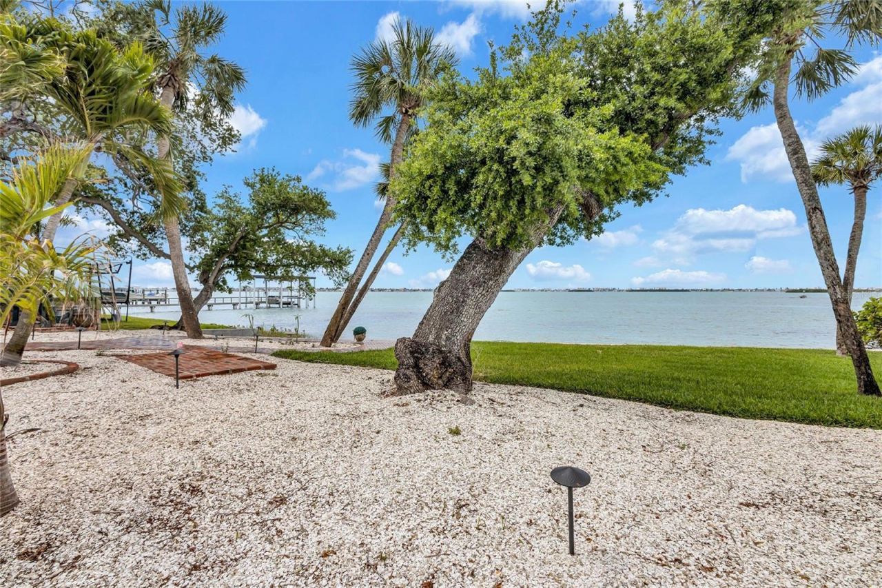 2612 Keystone Court N, Saint Petersburg, FL 33710 Photo