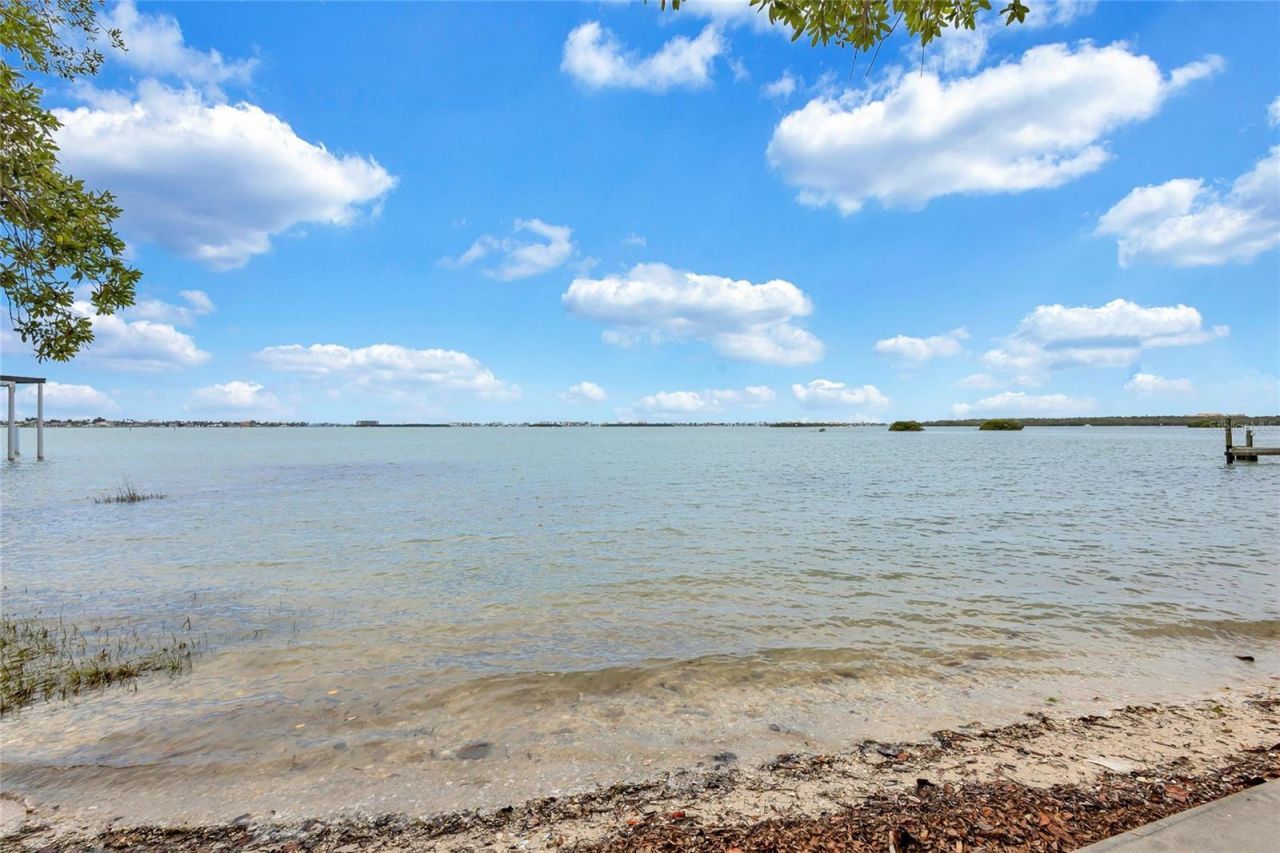 2612 Keystone Court N, Saint Petersburg, FL 33710 Photo