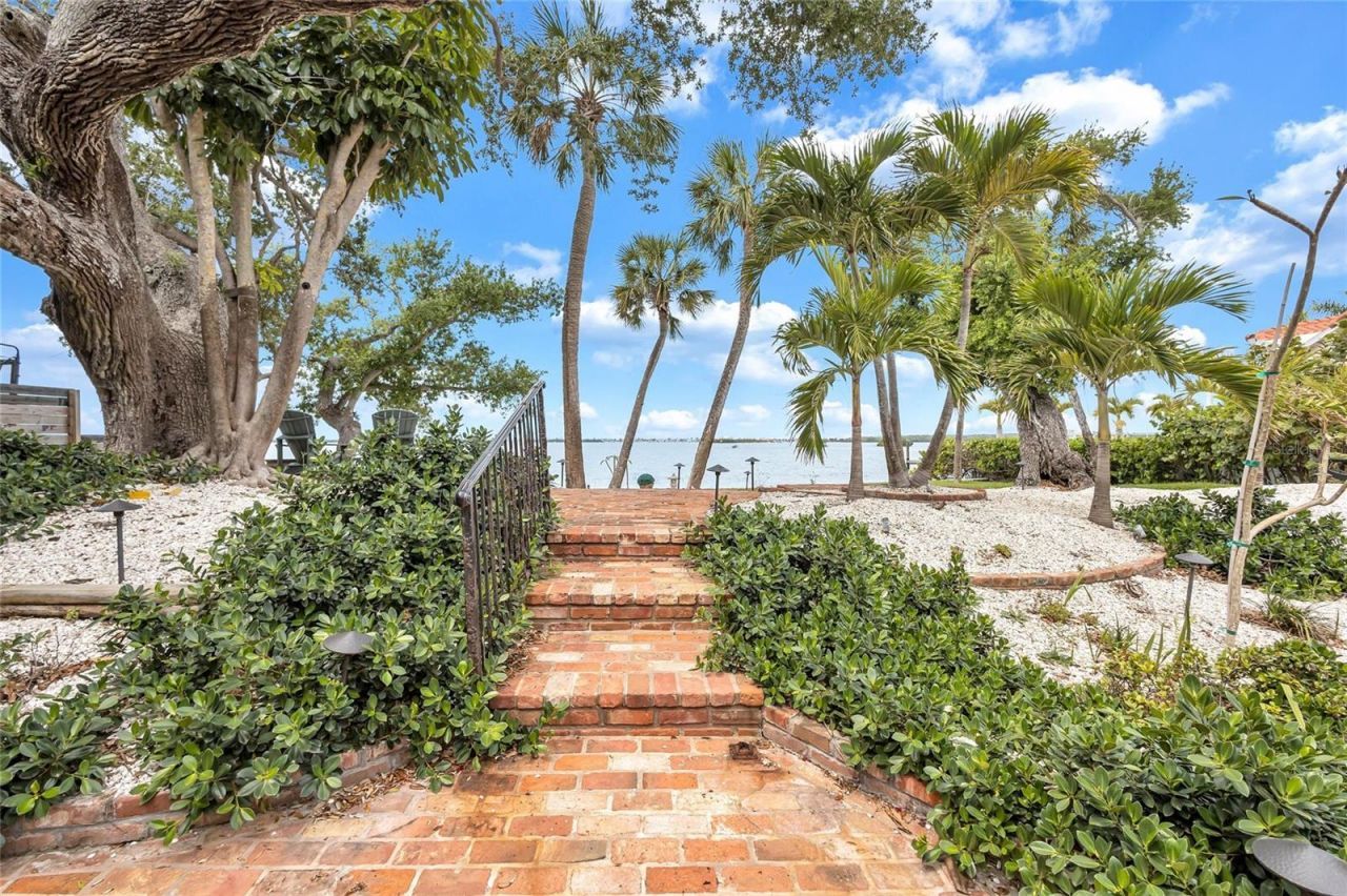 2612 Keystone Court N, Saint Petersburg, FL 33710 Photo