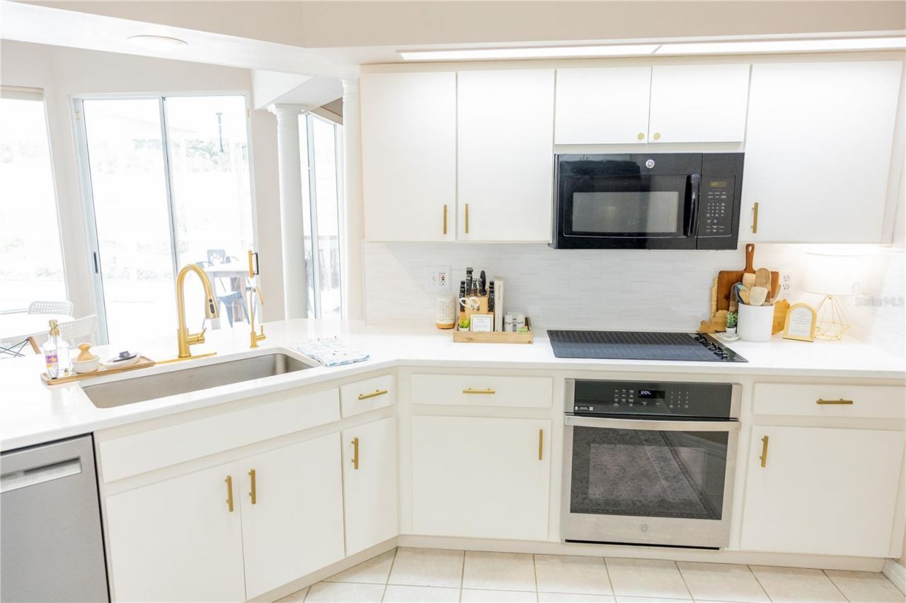 6305 S Queensway Drive, Temple Terrace, FL 33617 Photo