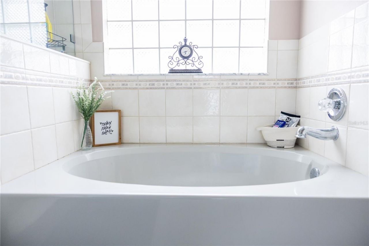 6305 S Queensway Drive, Temple Terrace, FL 33617 Photo