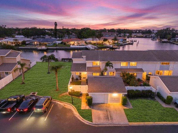 6537 CAPE HATTERAS WAY NE, Unit 1, ST PETERSBURG, FL 33702