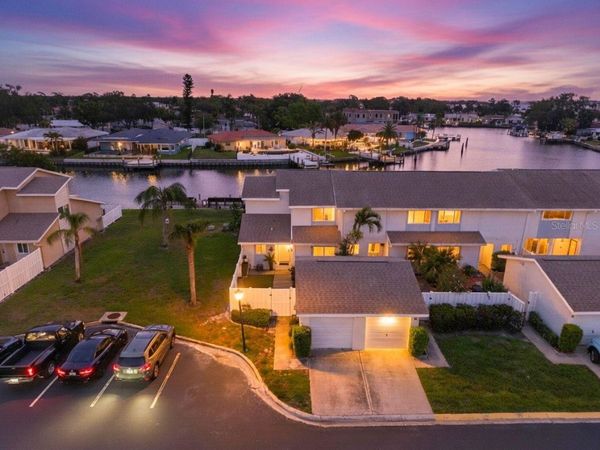 6537 CAPE HATTERAS WAY NE, Unit 1, ST PETERSBURG, FL 33702