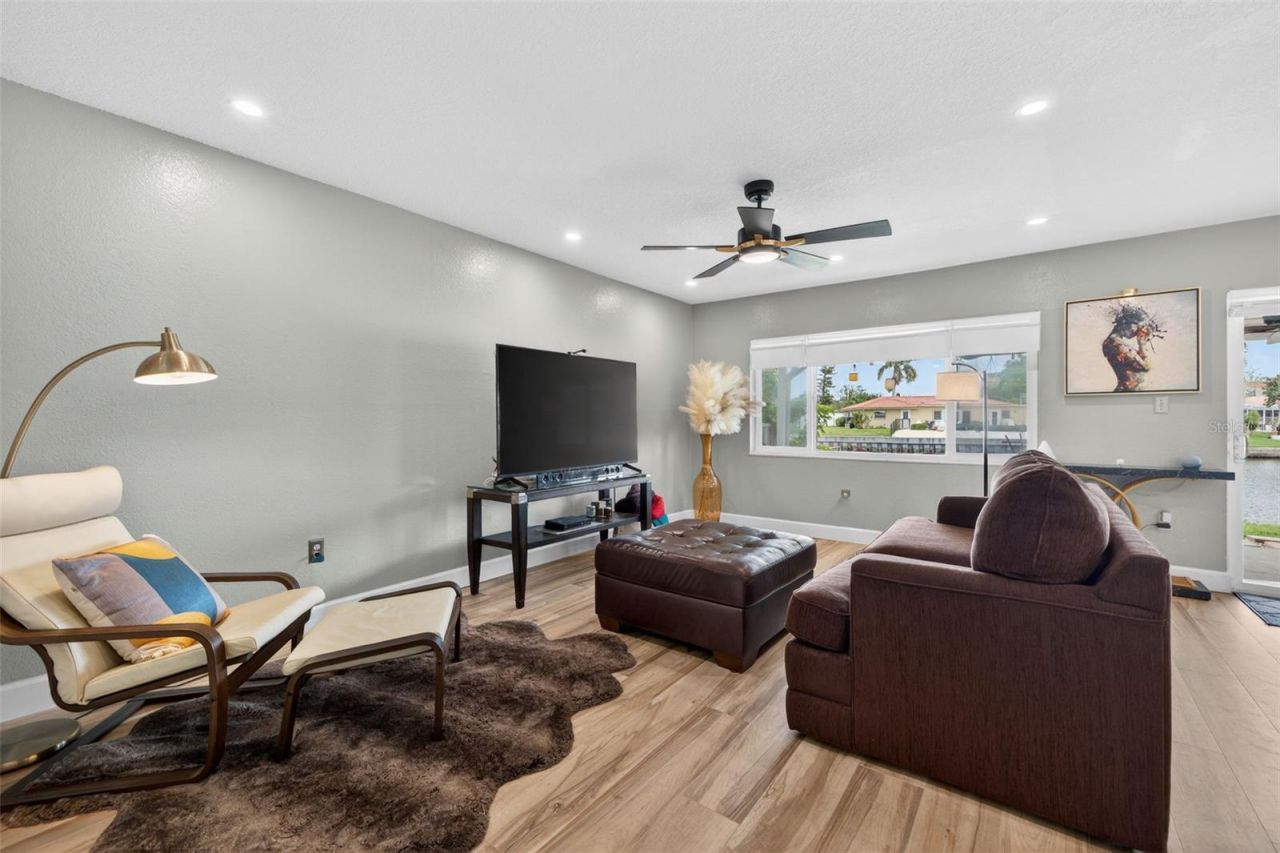 6537 Cape Hatteras Way Ne, Unit 1, Saint Petersburg, FL 33702 Photo