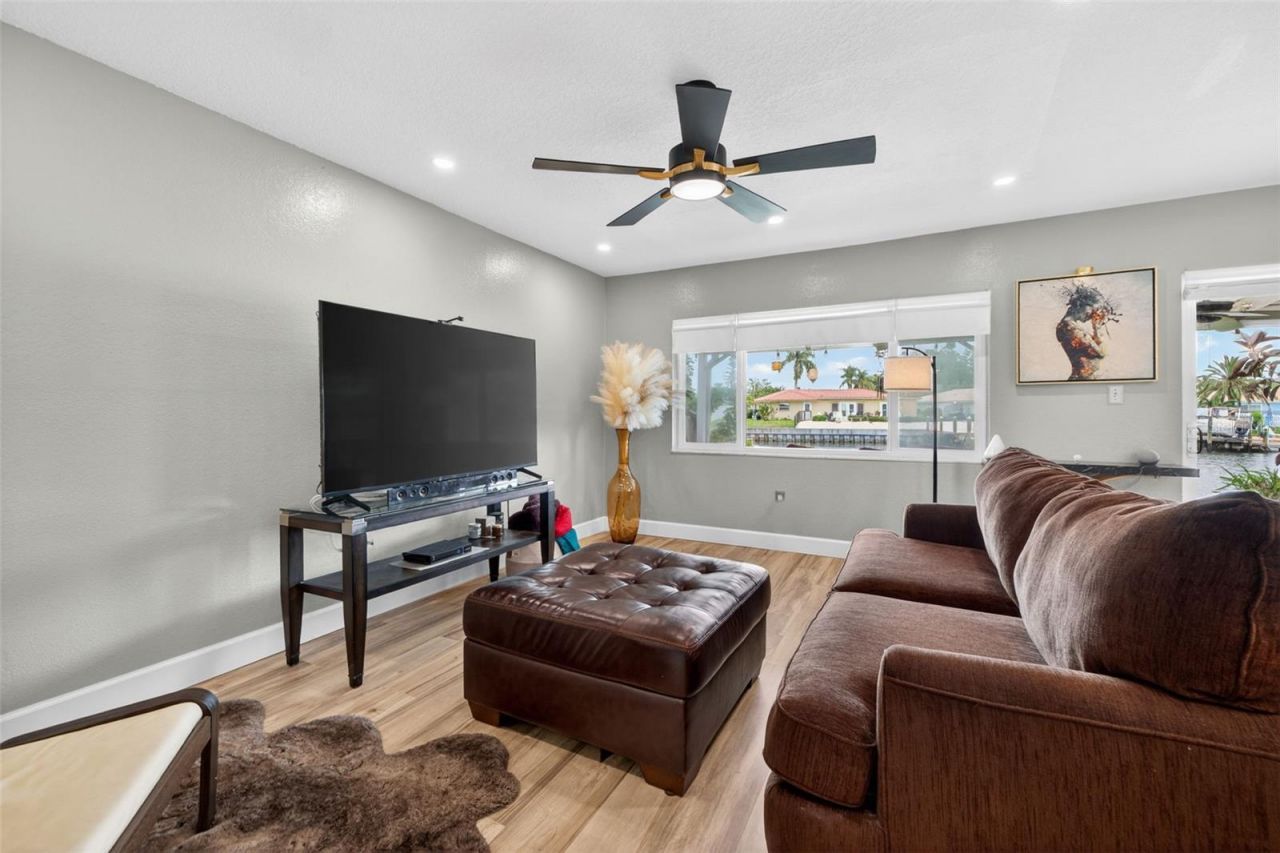 6537 Cape Hatteras Way Ne, Unit 1, Saint Petersburg, FL 33702 Photo