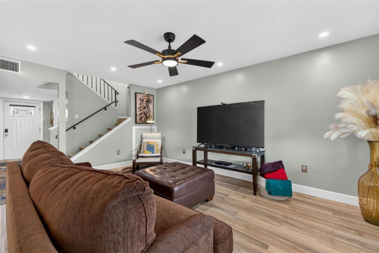 6537 Cape Hatteras Way Ne, Unit 1, Saint Petersburg, FL 33702 Photo